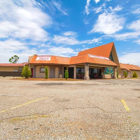 American Best Inn By Oyo I-35 Perry Near Lake Mcmurtry Exteriör bild