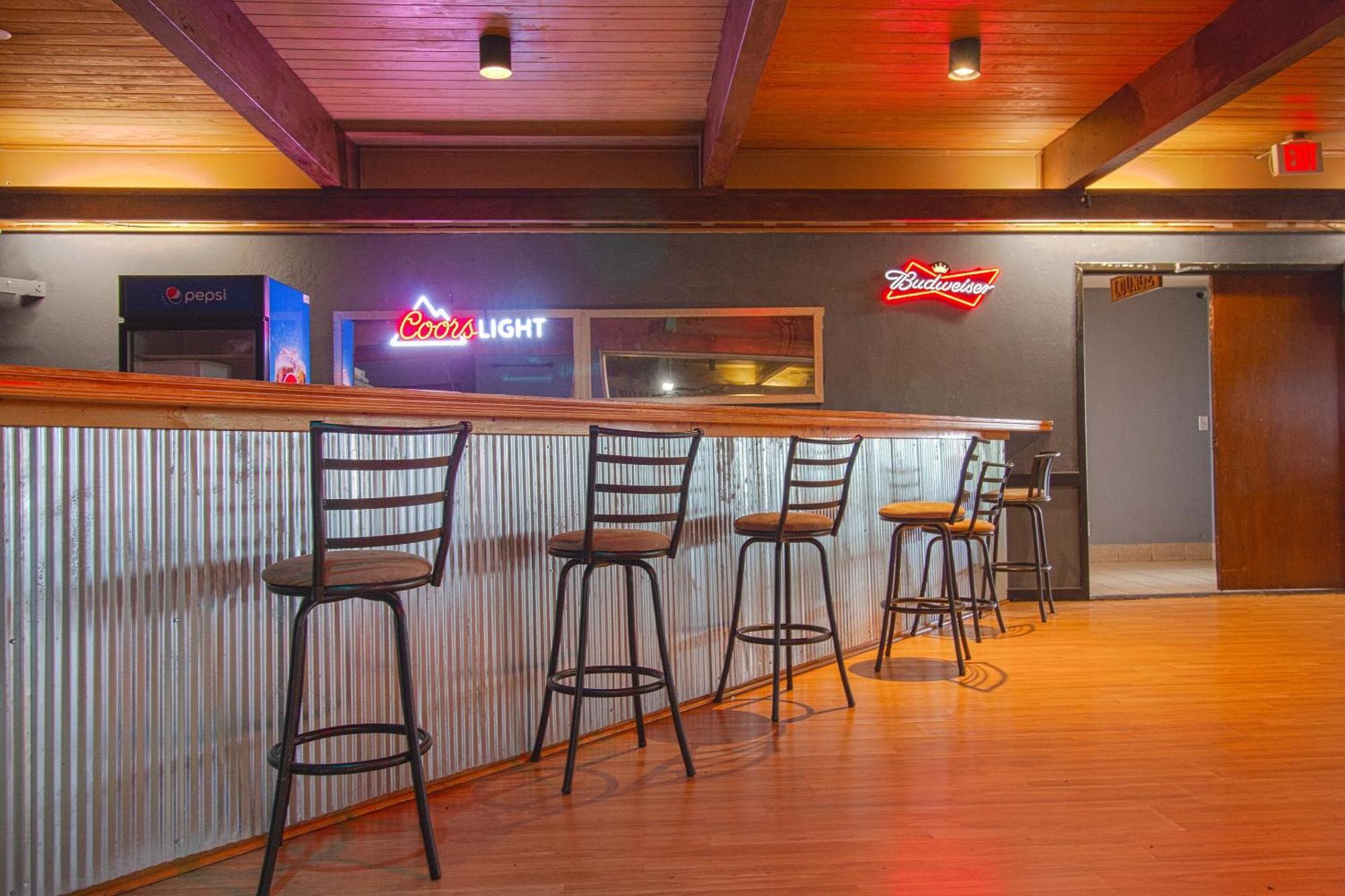 American Best Inn By Oyo I-35 Perry Near Lake Mcmurtry Exteriör bild